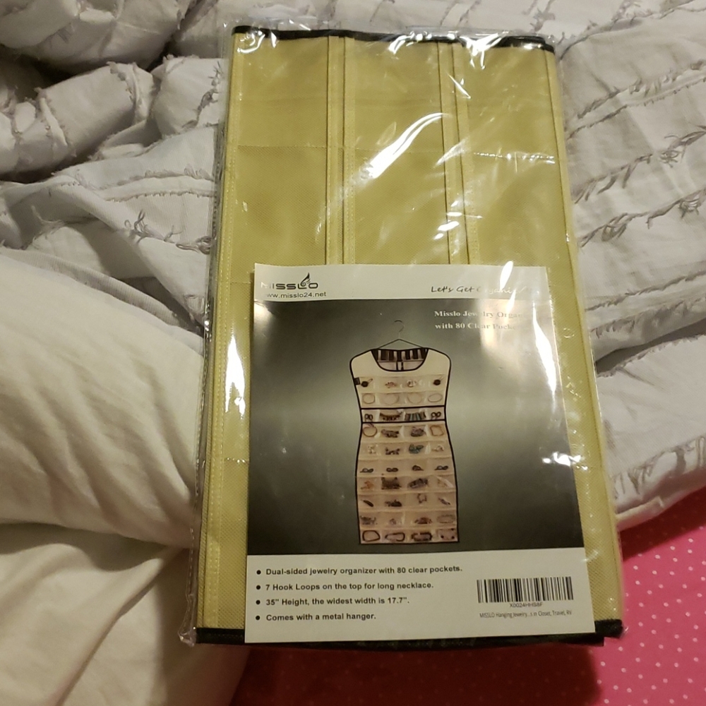 🦋🎁BRAND NEW Jewelry organizer